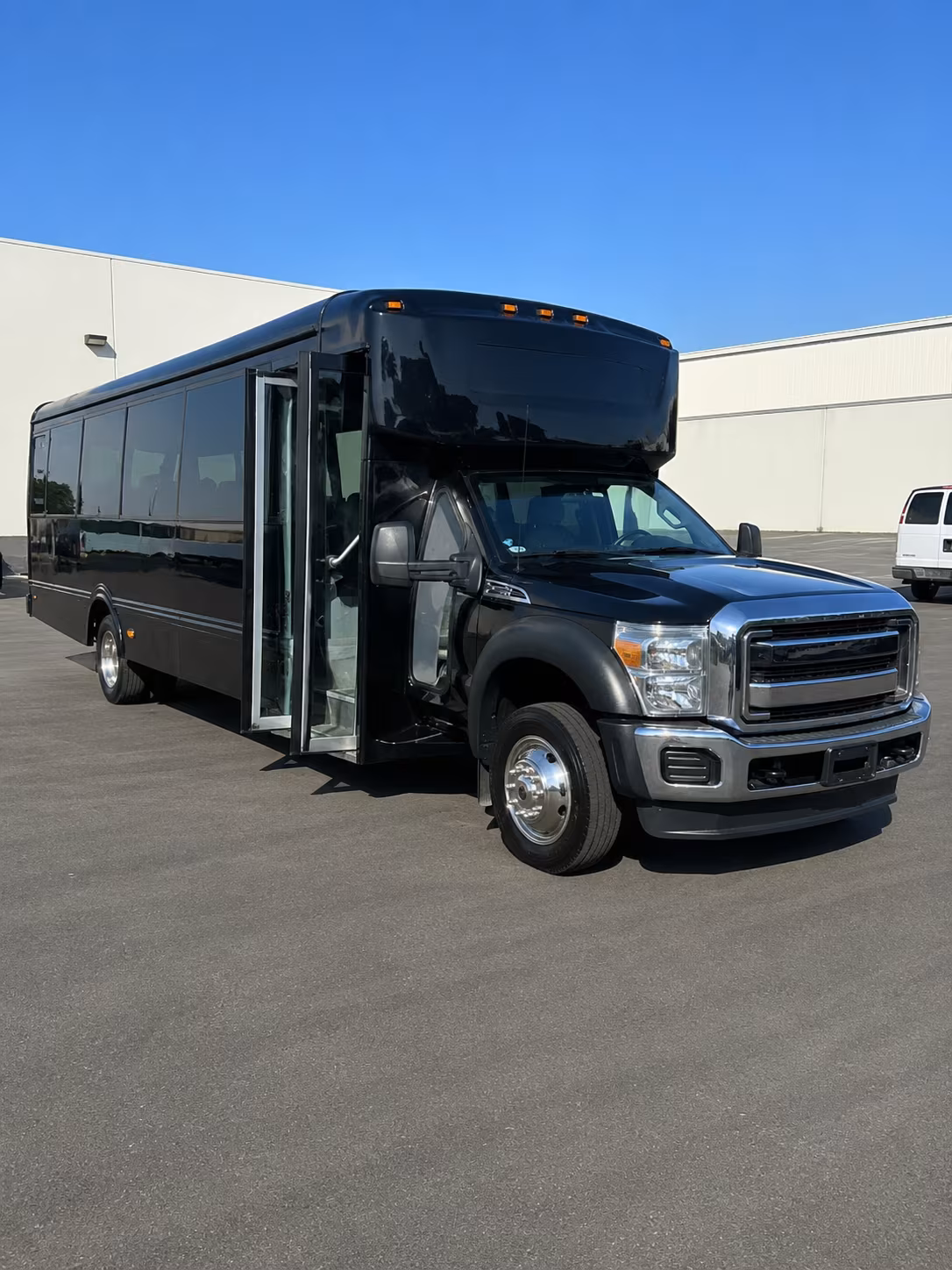 hermosa beach manhattan beach bars nightlife party bus rental