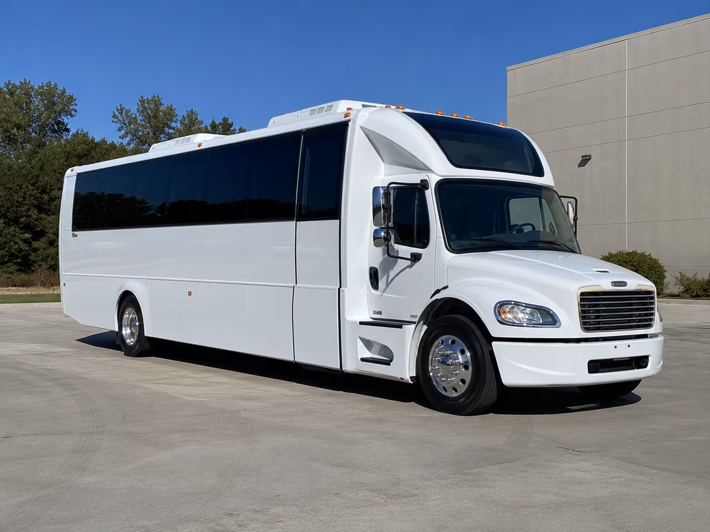 redondo beach 28 passenger party bus