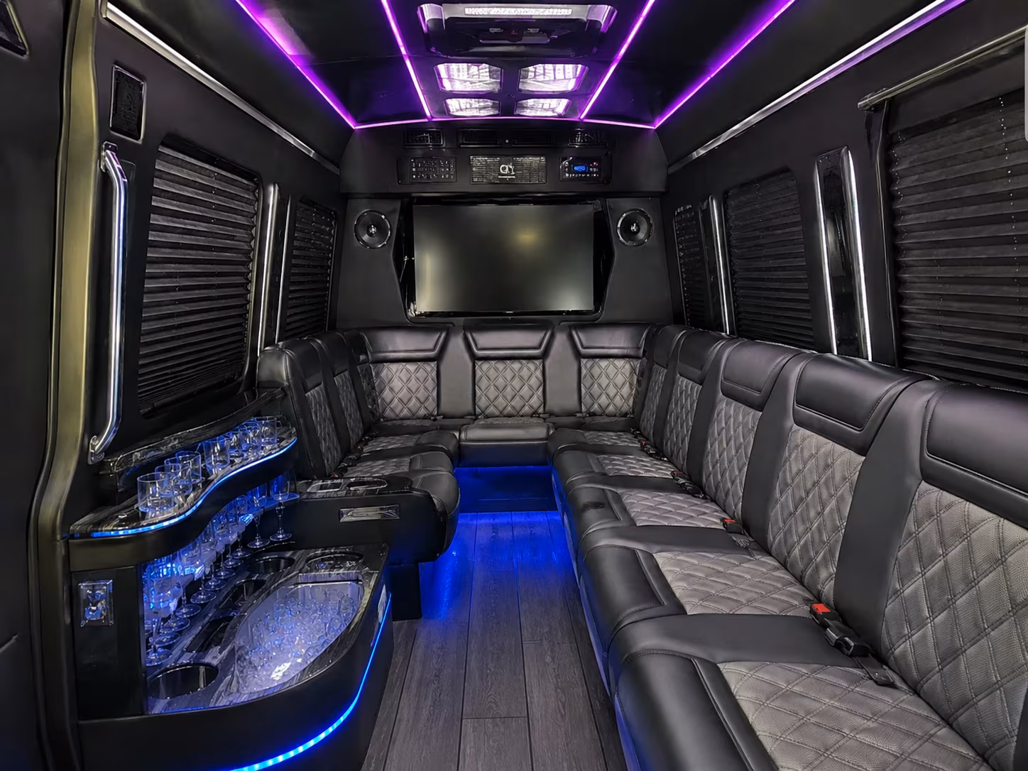 smooth bus transportation for redondo beach concerts and live events